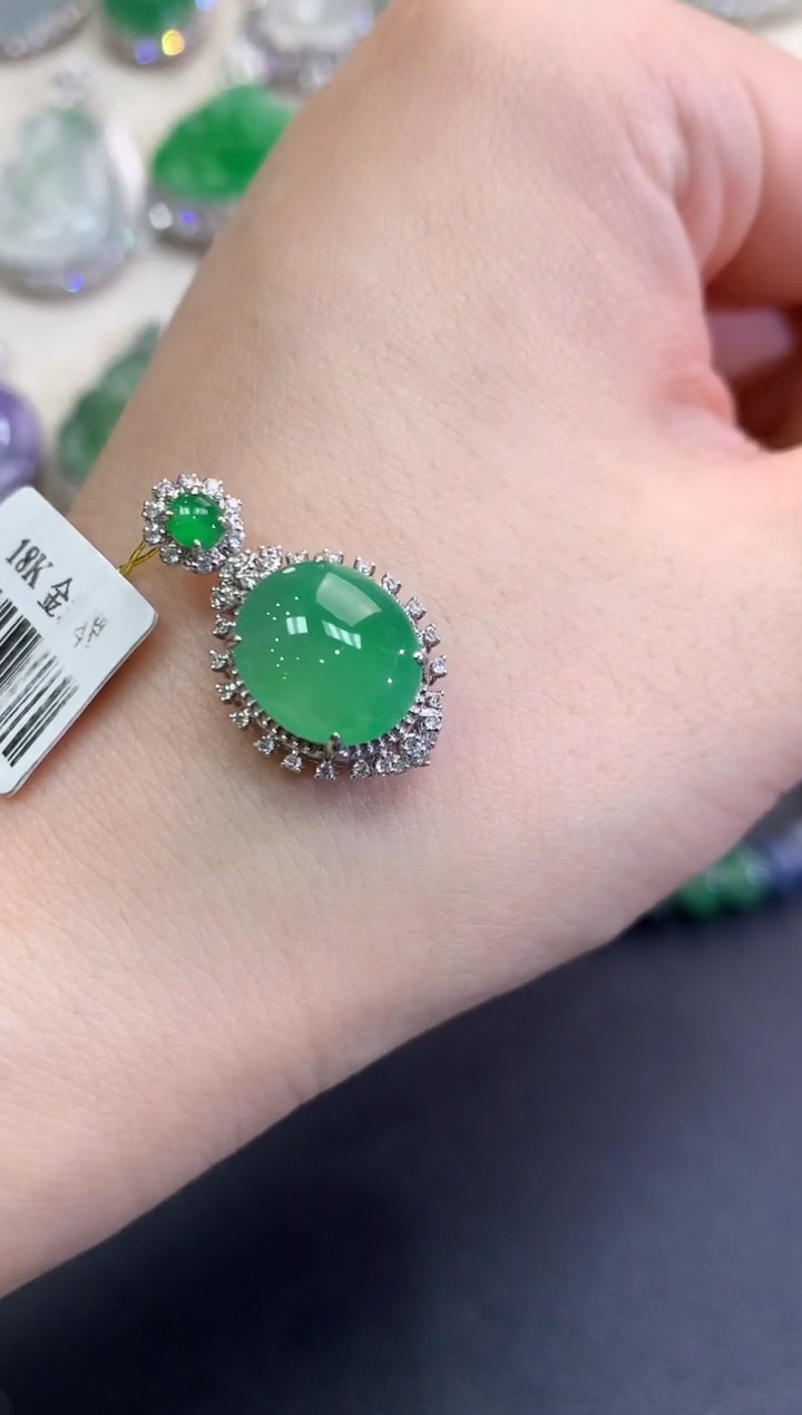 【闪购商品】翡翠颈饰18K金镶嵌B65   