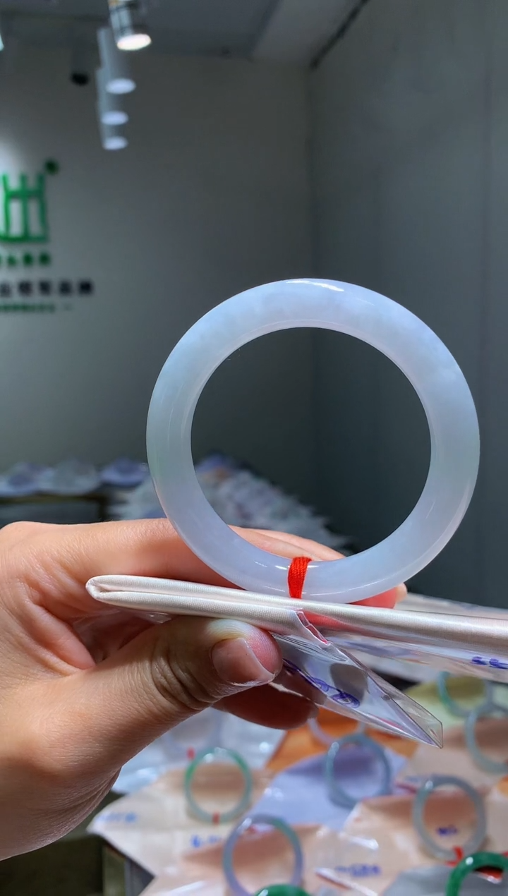 翡翠手镯未镶嵌翡翠手镯K44圈口55