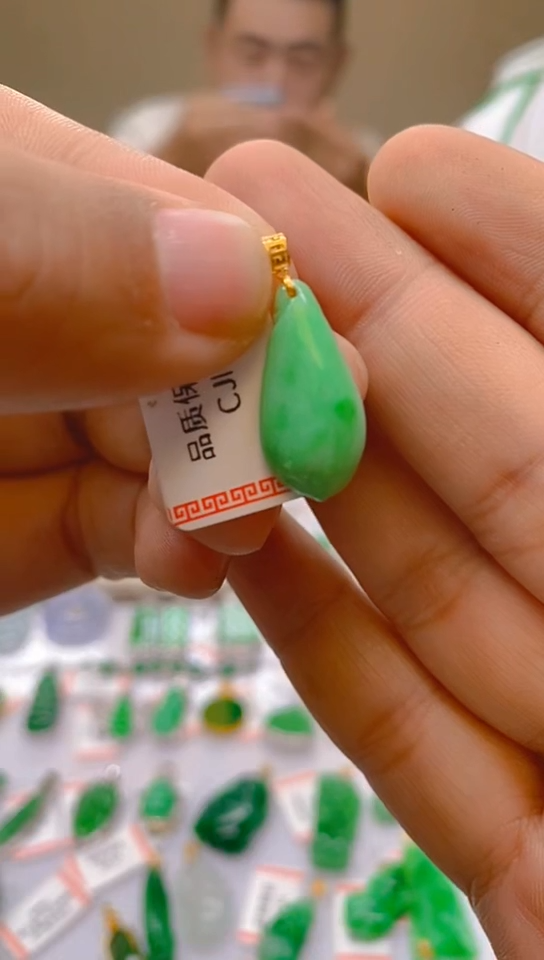 【闪购商品】翡翠颈饰18K金镶嵌新号开播，全场乱卖