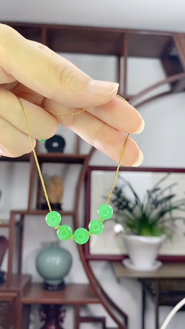 翡翠未镶嵌吊坠(赠链)X32微笑链