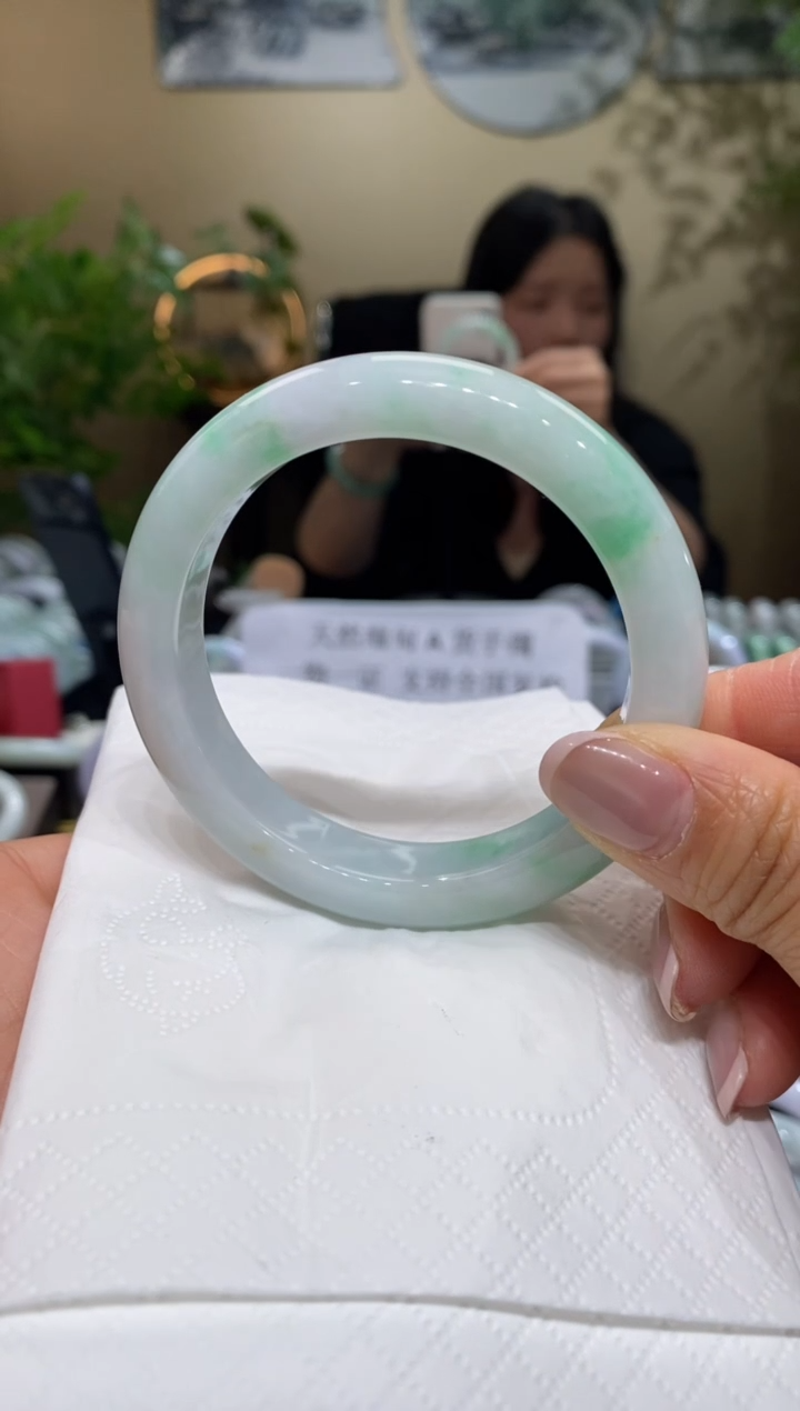 【闪购商品】翡翠手镯未镶嵌翡翠