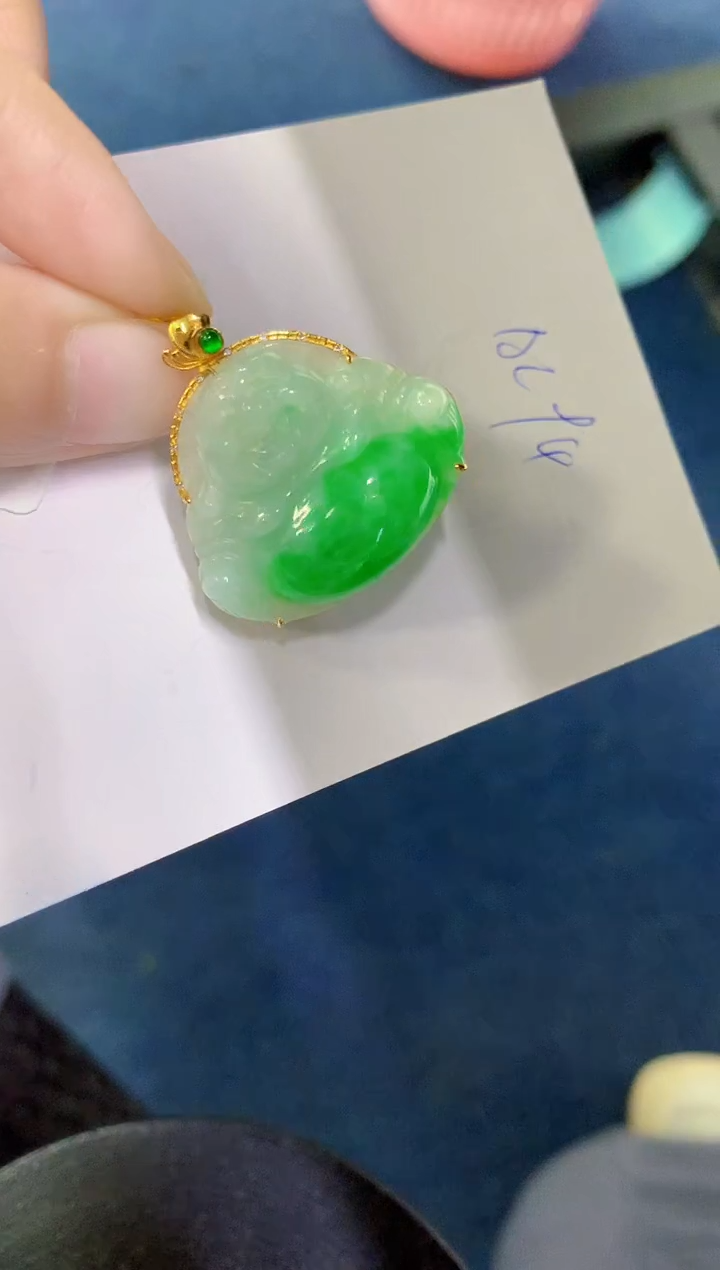 翡翠18K金镶嵌颈饰000000000