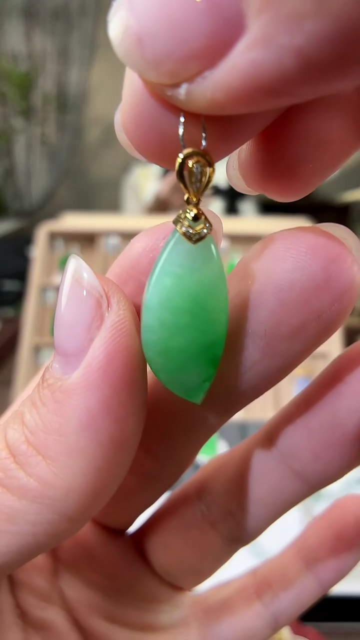 吊坠(不含链)18K金镶嵌翡翠翡翠