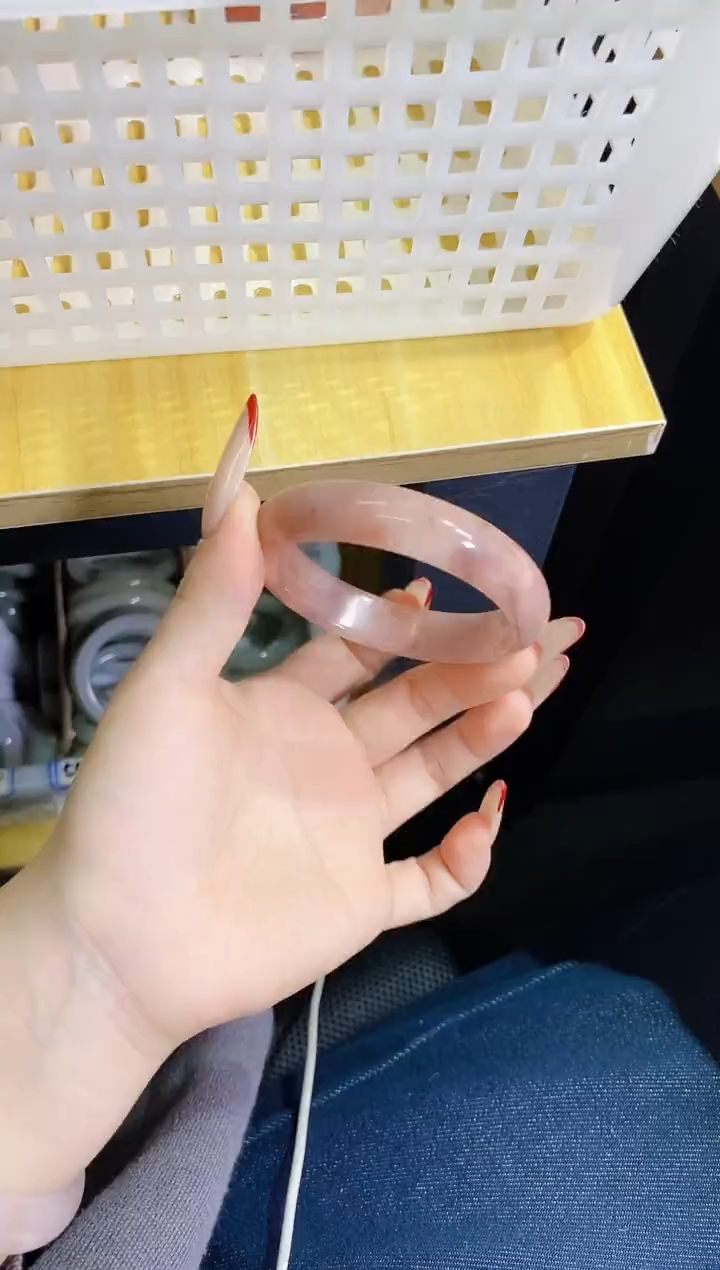 【闪购商品】石英质玉手镯未镶嵌440/56.6