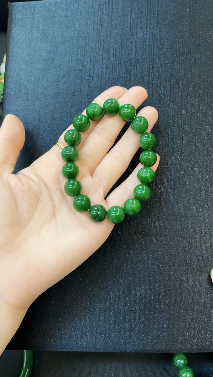 未镶嵌手链和田玉多样性发一