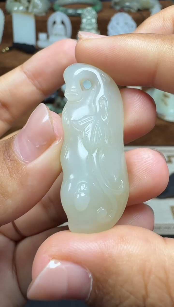 颈饰未镶嵌和田玉1