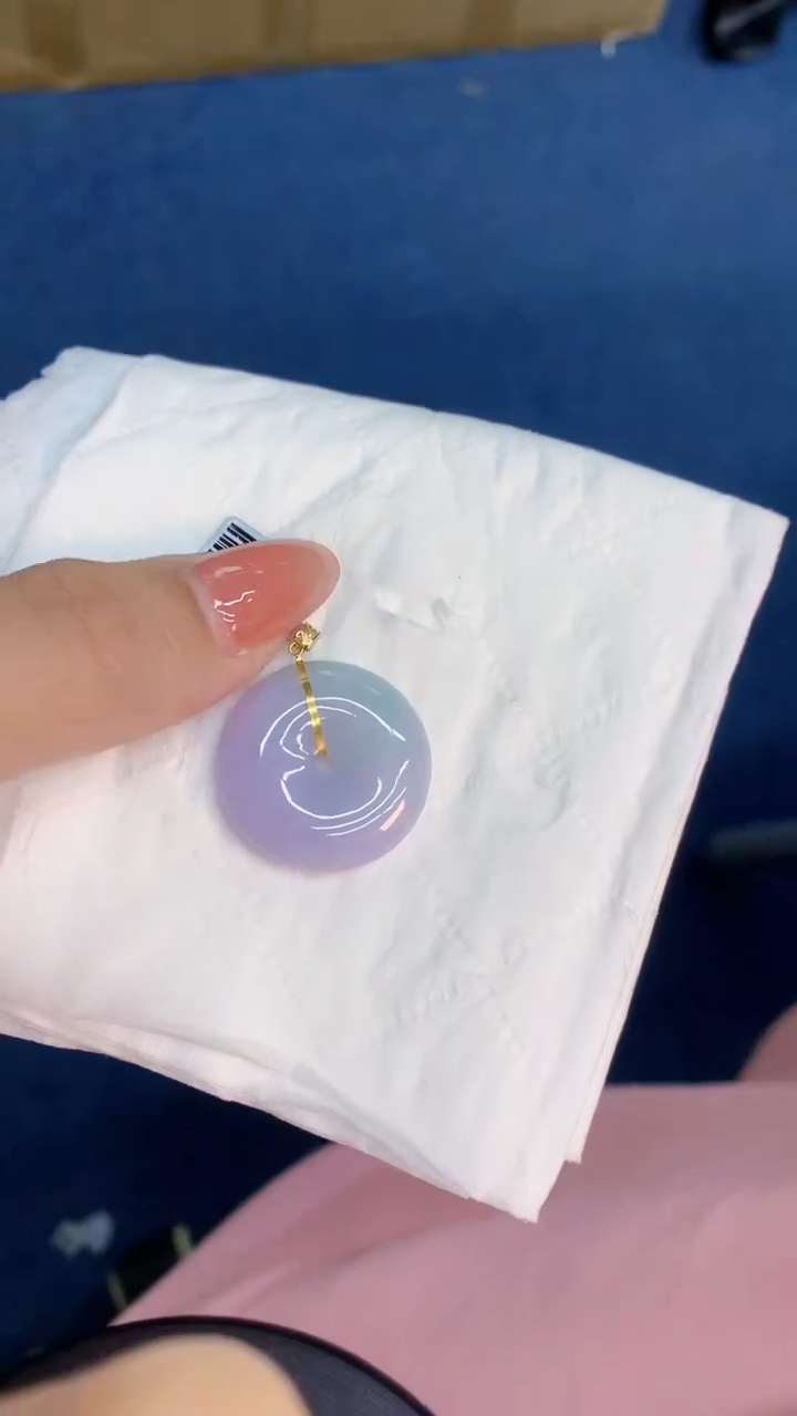 翡翠18K金镶嵌颈饰           1