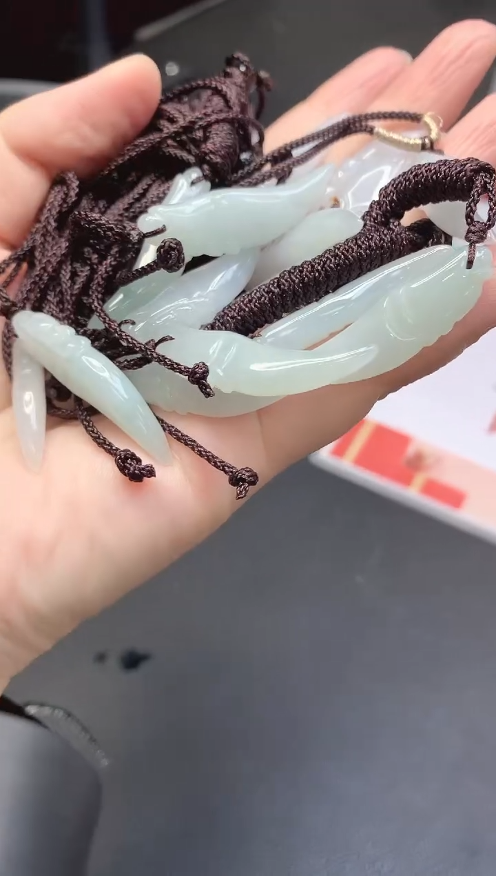 【闪购商品】翡翠颈饰未镶嵌W302-GD061601A35发一