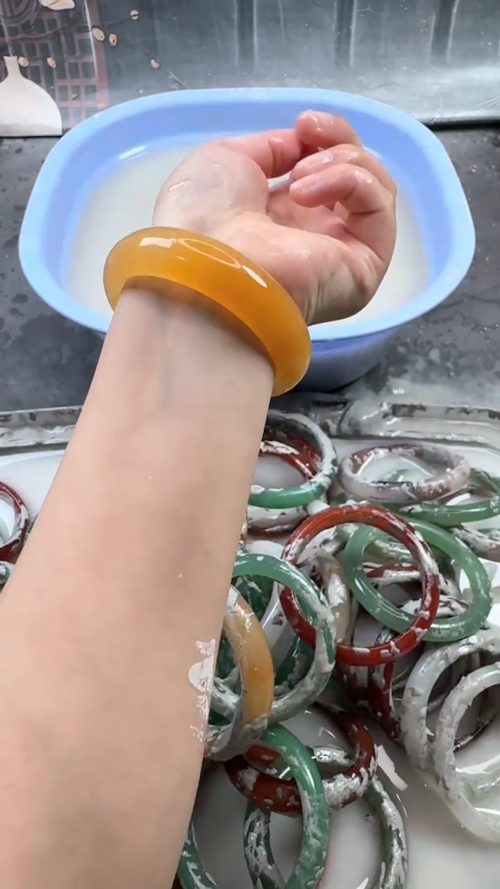 【闪购商品】石英质玉手镯未镶嵌58