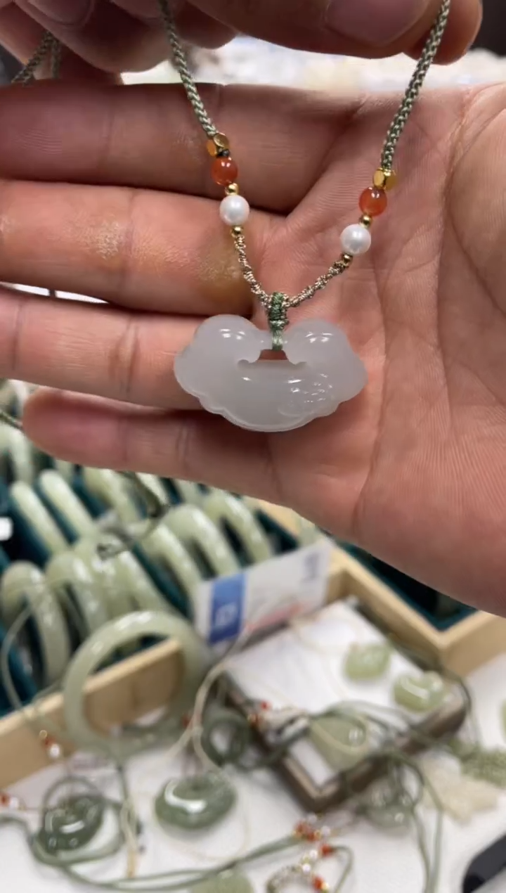 颈饰未镶嵌和田玉和田玉颈饰卡35