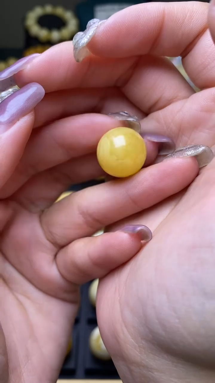 【闪购商品】琥珀裸石未镶嵌葵. 77