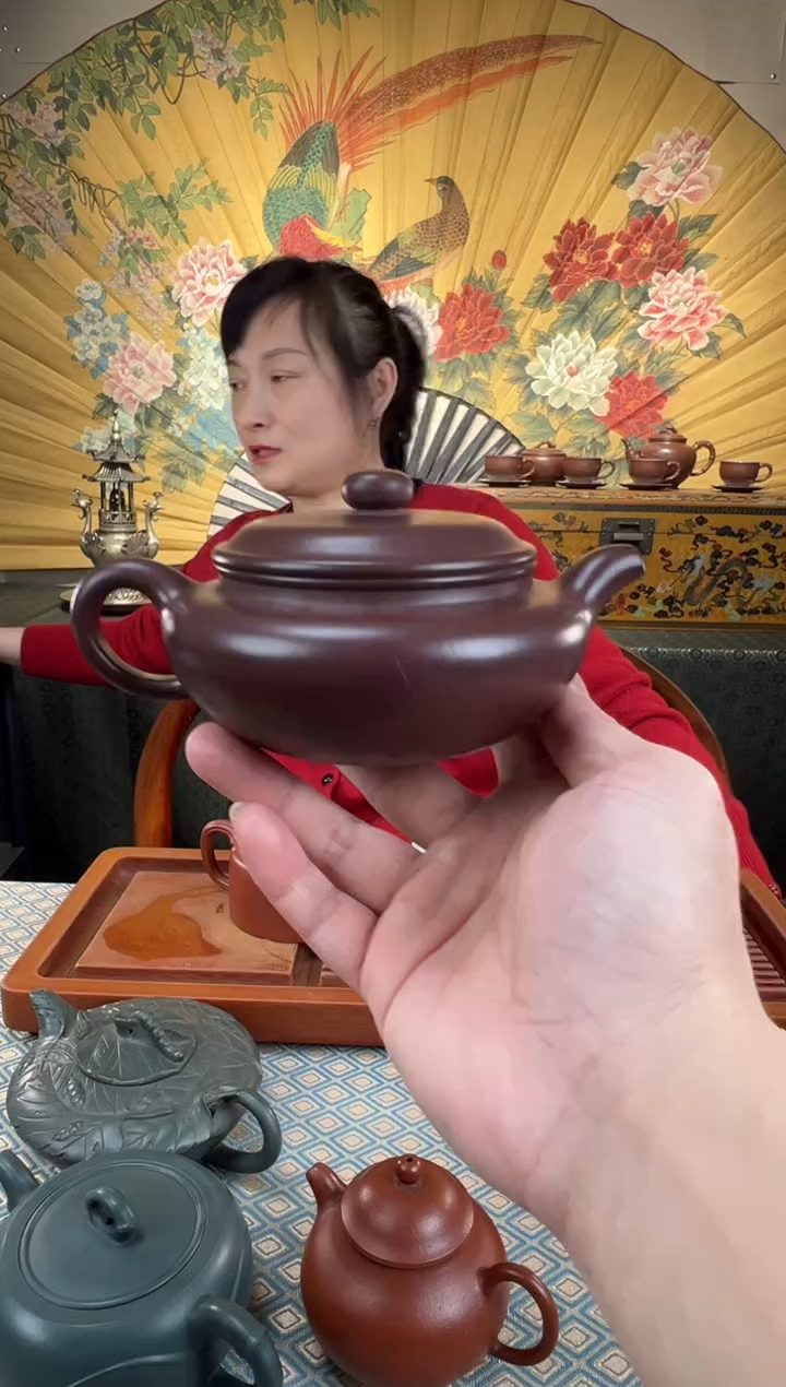 【闪购商品】紫砂茶壶紫泥刻绘仿古壶320CC