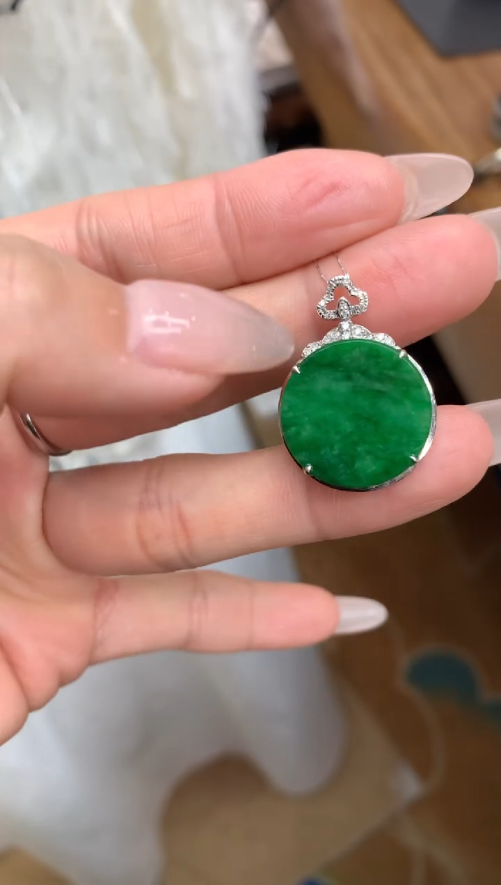 【闪购商品】翡翠颈饰18K金镶嵌无事牌