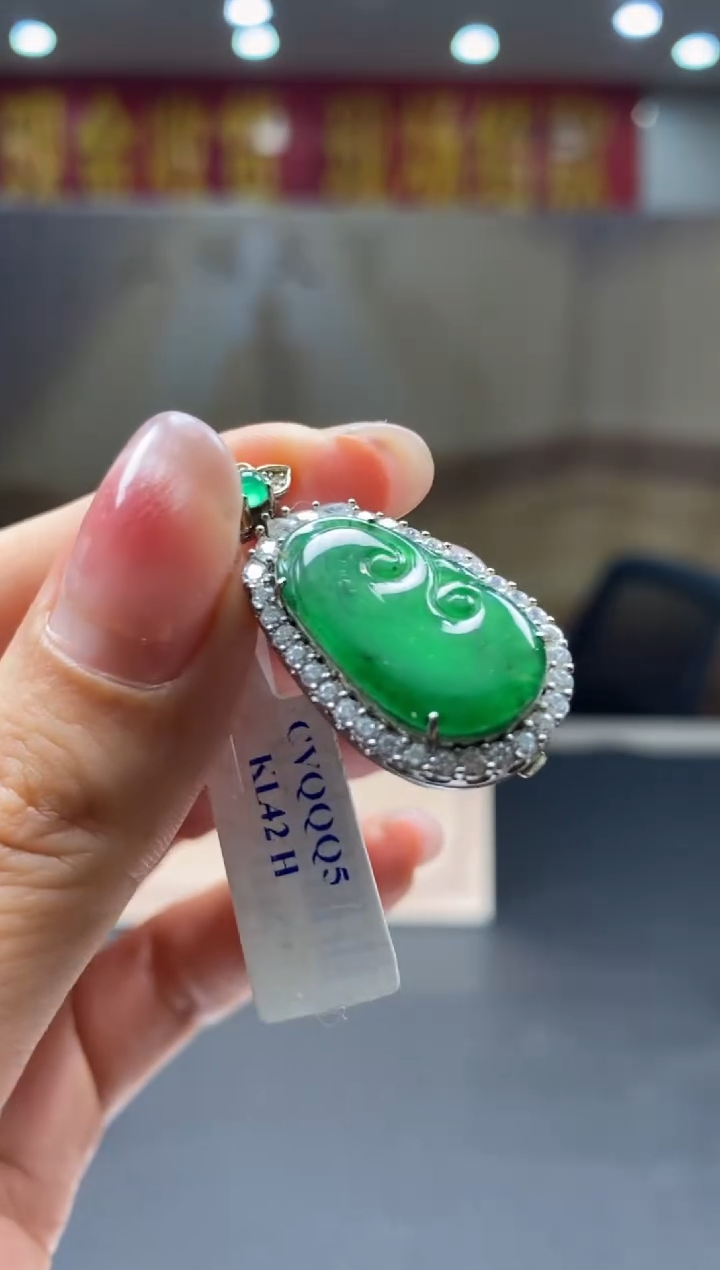 【闪购商品】翡翠颈饰未镶嵌********171