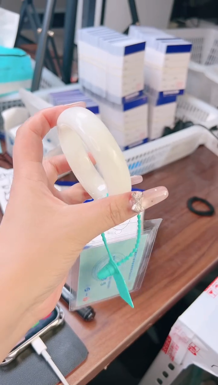 未镶嵌手镯和田玉7T41-56