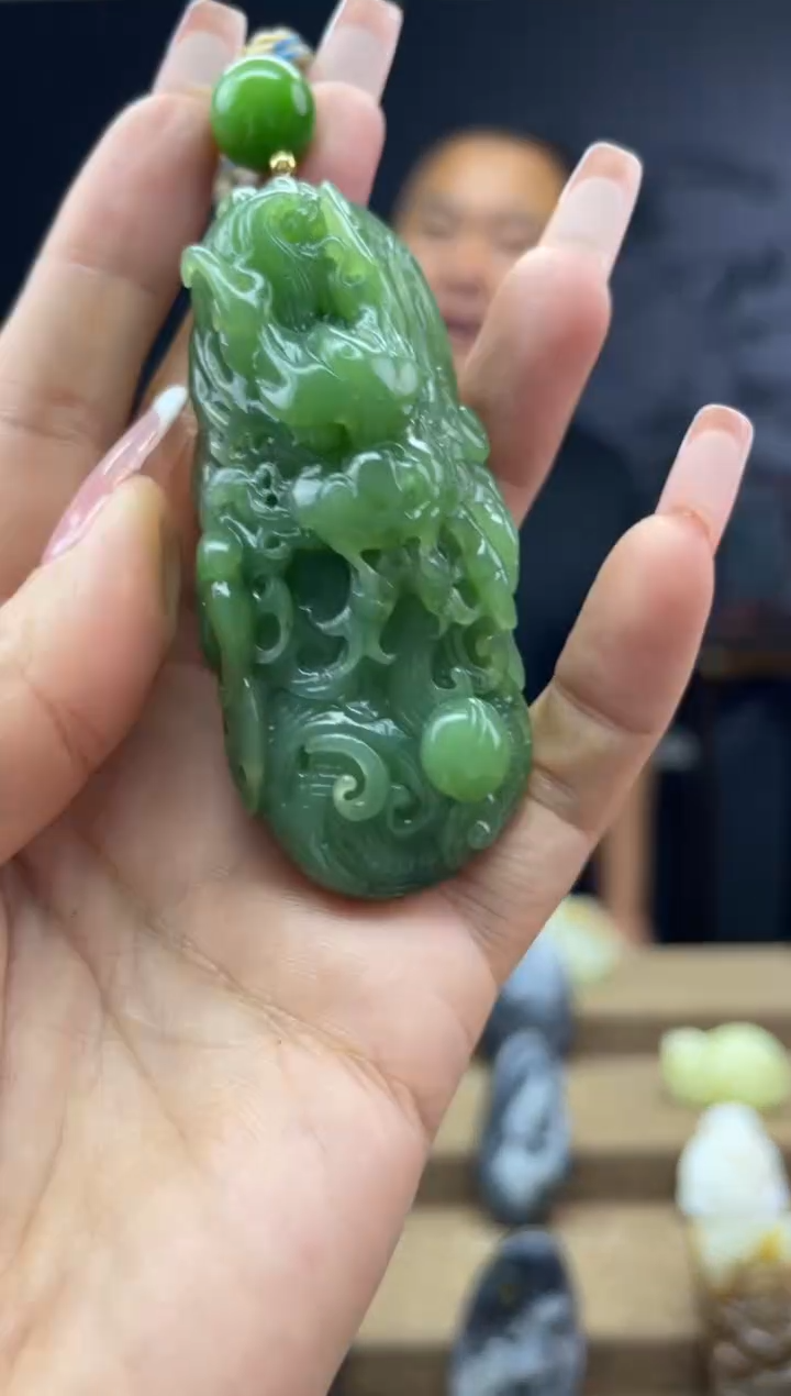 颈饰未镶嵌和田玉1