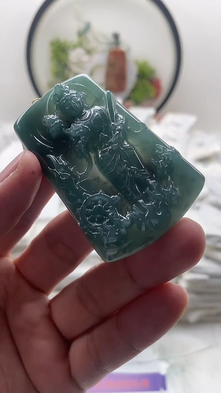 颈饰未镶嵌翡翠虚空藏