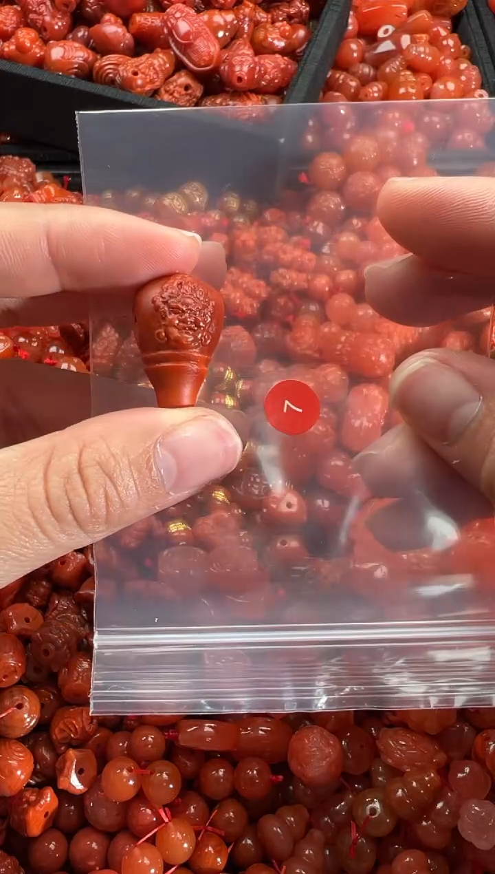 【闪购商品】南红玛瑙颈饰未镶嵌1