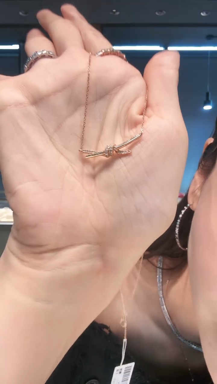 【闪购商品】钻石项链18K金镶嵌绳结