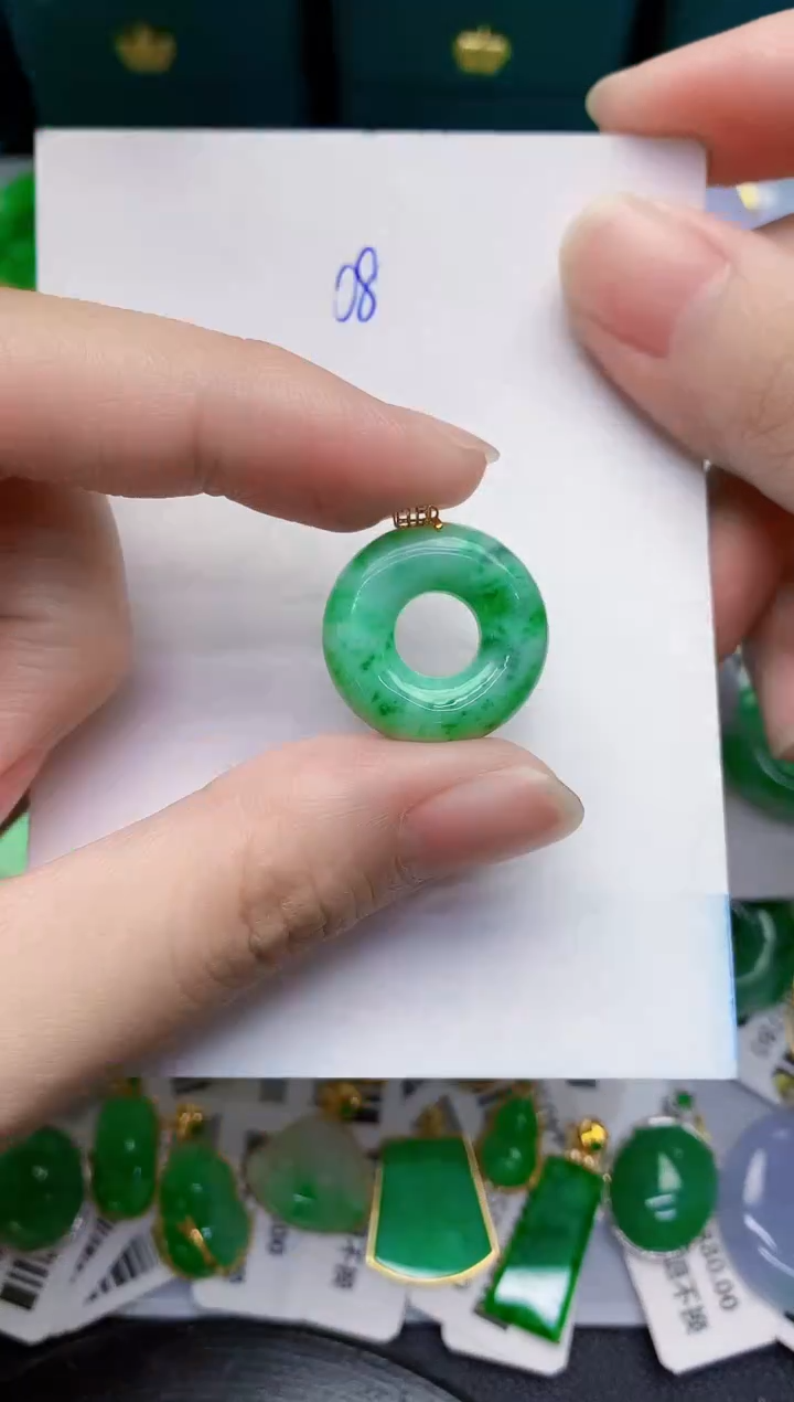 翡翠18K金镶嵌颈饰0000000000