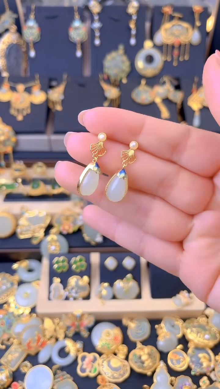 【闪购商品】和田玉耳坠银S925镀金镶嵌银杏叶水滴耳坠