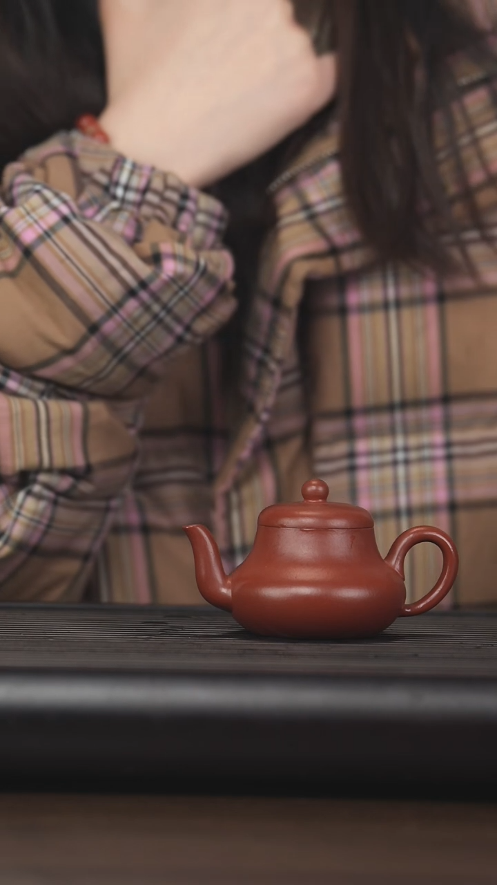 【闪购商品】紫砂茶壶龙志高朱泥光素君德100cc  dd