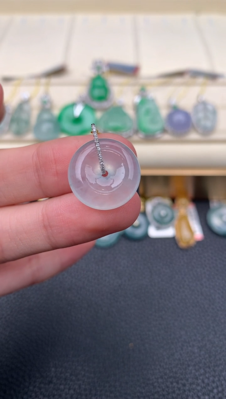 【闪购商品】翡翠颈饰18K金镶嵌Q320    