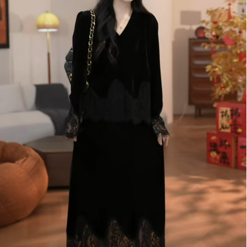 HZ春季2025新款黑色丝绒v领蕾丝拼接上衣气质半身裙两件套