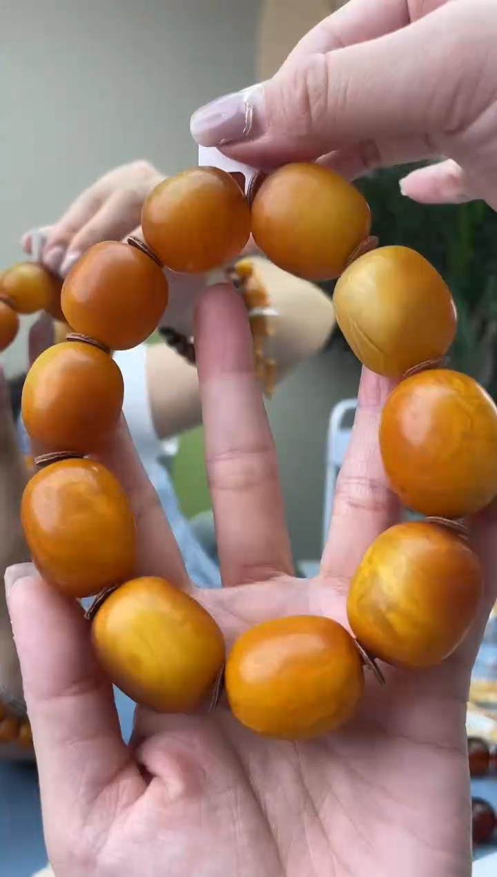 未镶嵌蜜蜡珠宝奇石假一罚十，微瑕发一件097.23