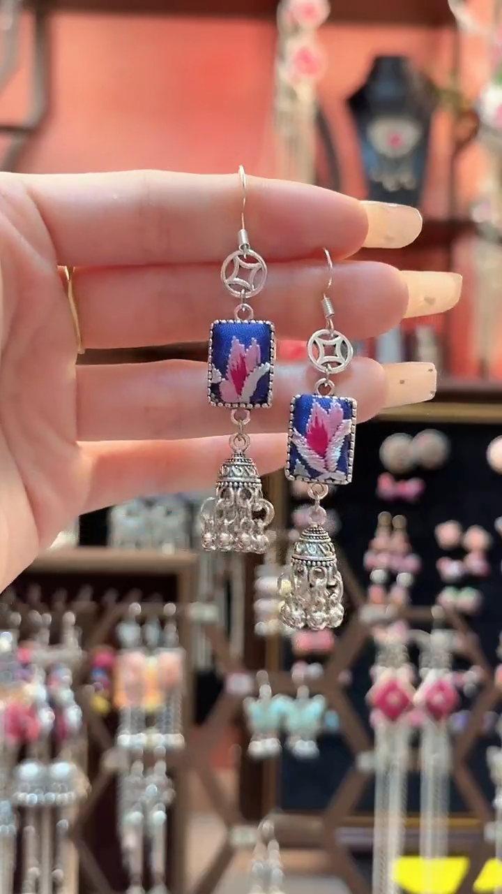 织绣 云织谣民族风精美饰品   95