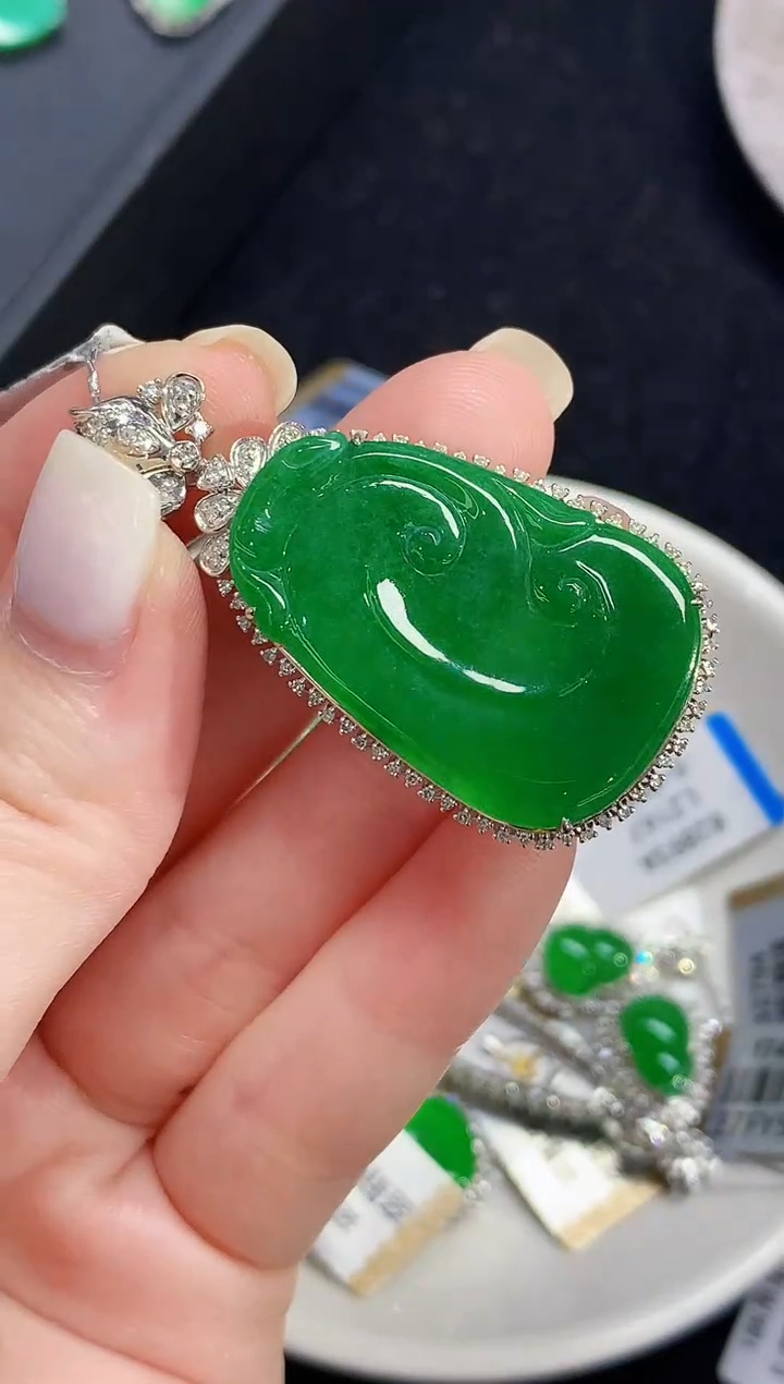 吊坠(不含链)18K金镶嵌翡翠CY