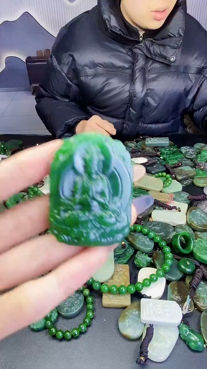 颈饰未镶嵌和田玉1