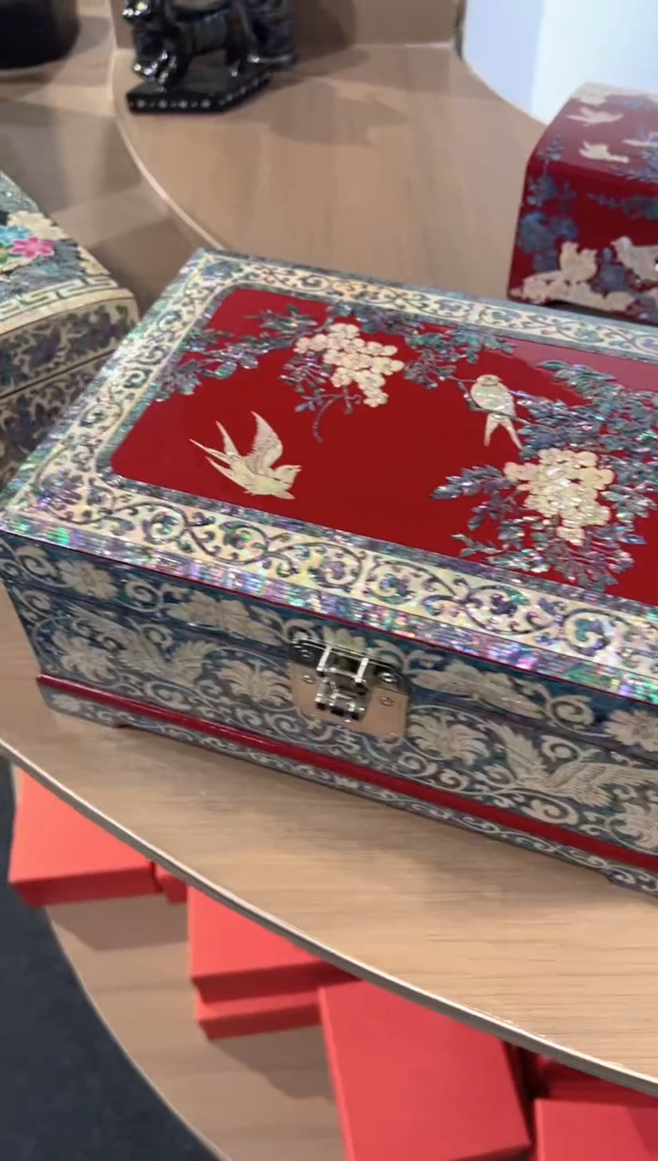 【闪购商品】鱼锁绒布底弘贝雅螺钿漆器文化馆