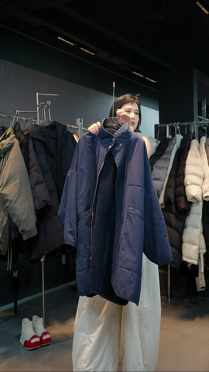 蓝色外套蓝色外套