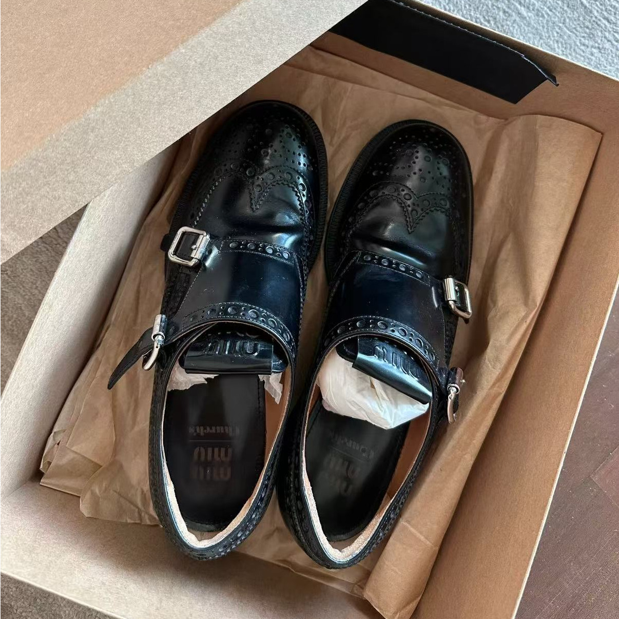 未使用 MIU MIU/缪缪 黑色黑色雕花乐福  36