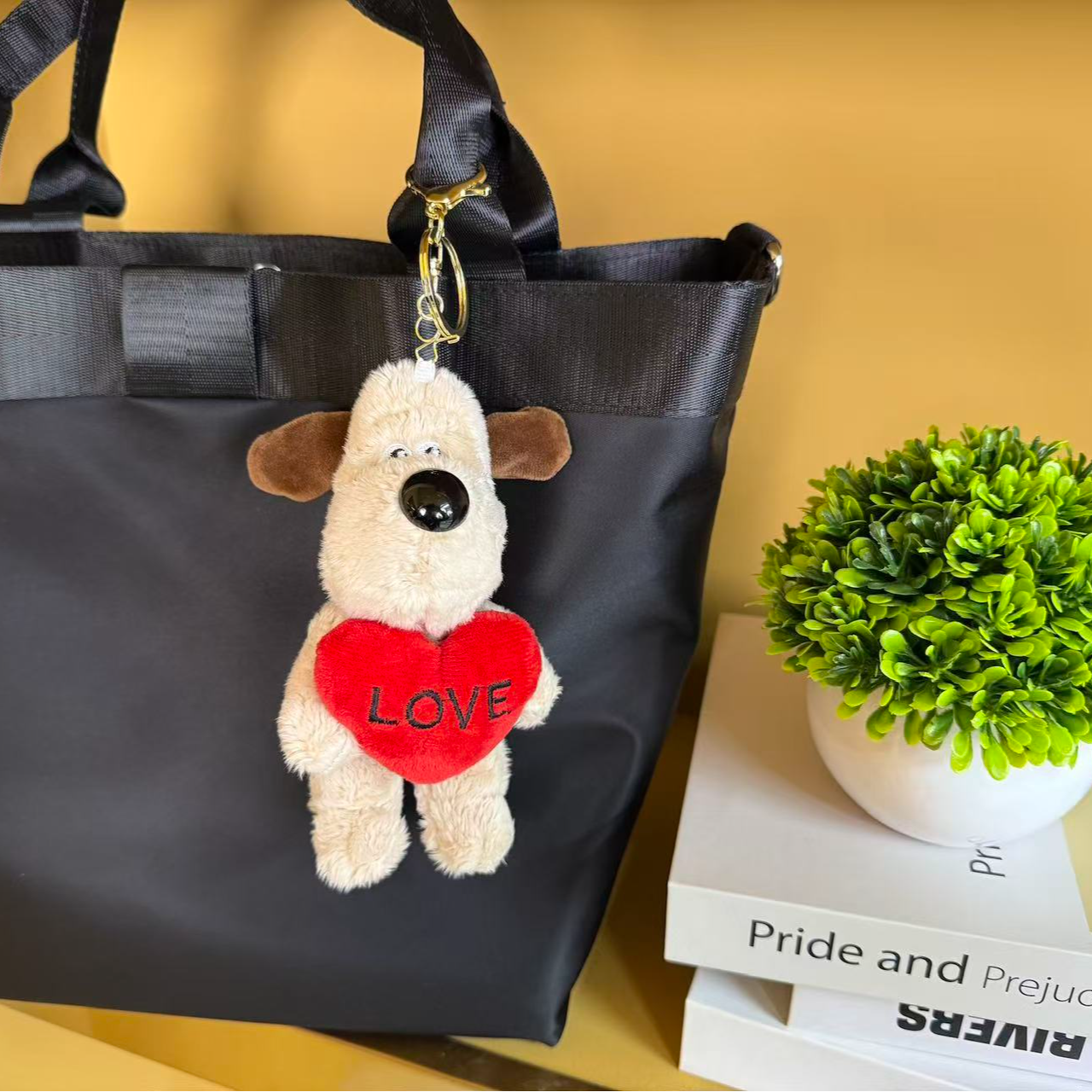 包包挂件百搭毛绒公仔玩偶钥匙背包挂饰时尚小香风可爱元气配饰