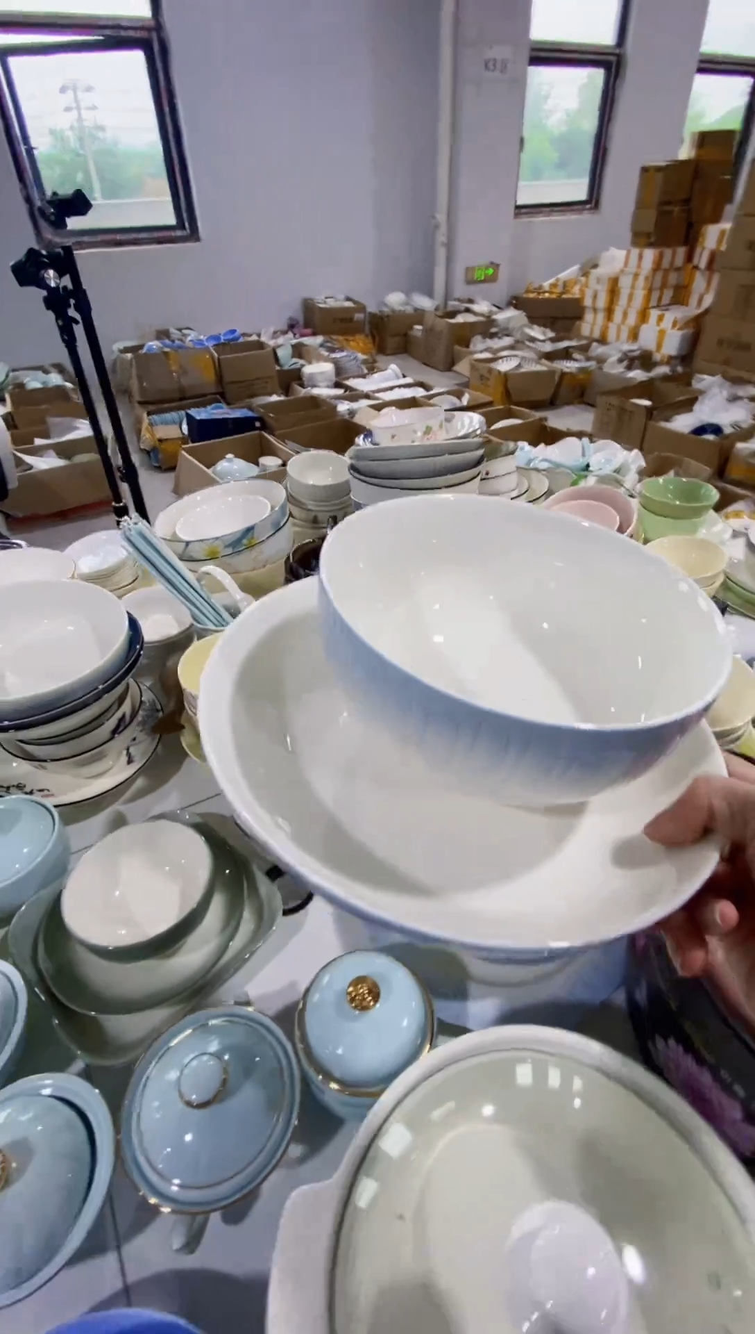 瓷两个面碗两个8英寸深盘2个随机勺子