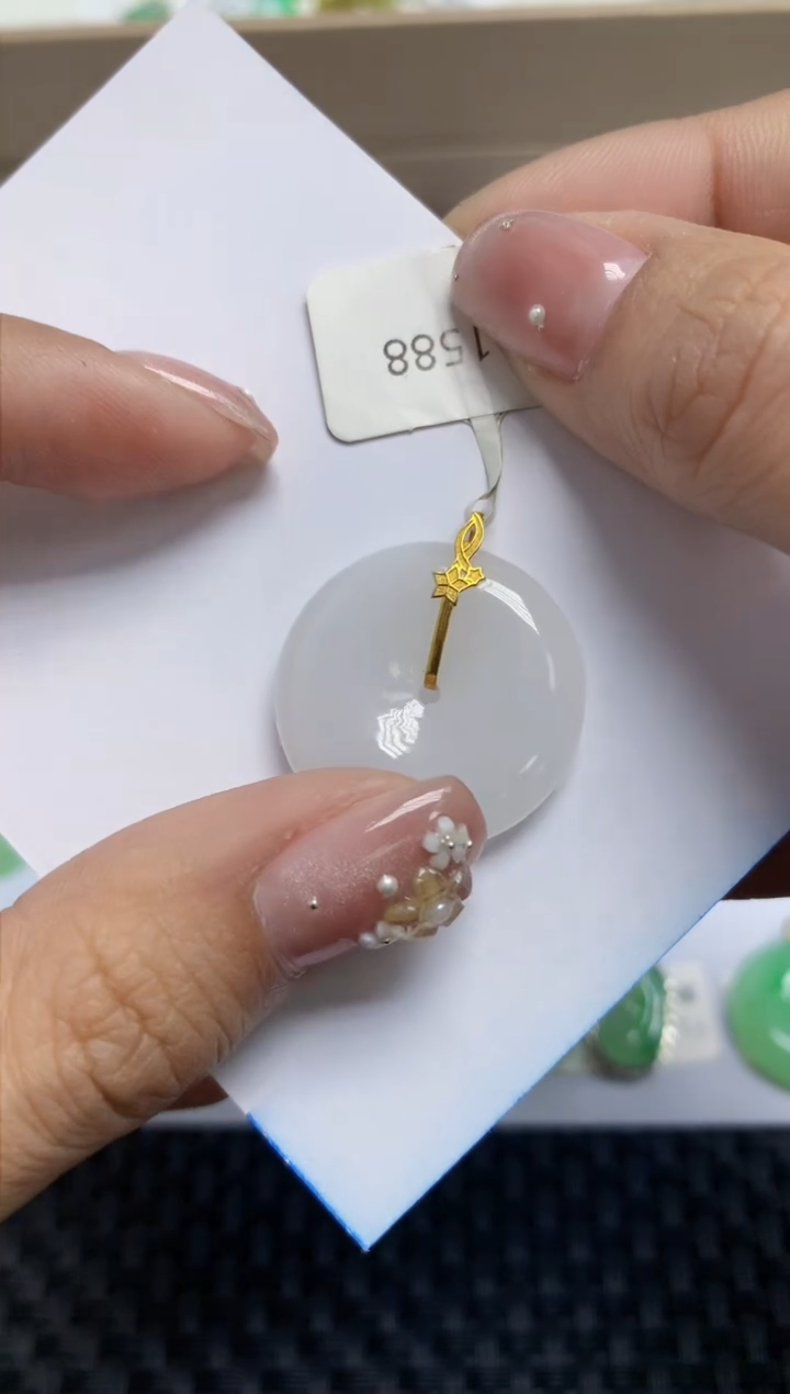 【闪购商品】翡翠颈饰18K金镶嵌10 天然A货翡翠