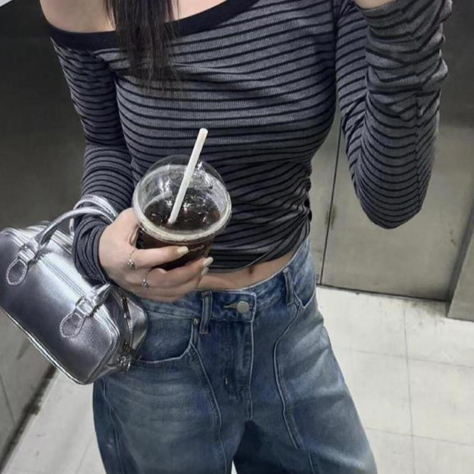 纯欲辣妹风露肩斜领条纹长袖t恤女秋季修身显瘦短款小众百搭上衣