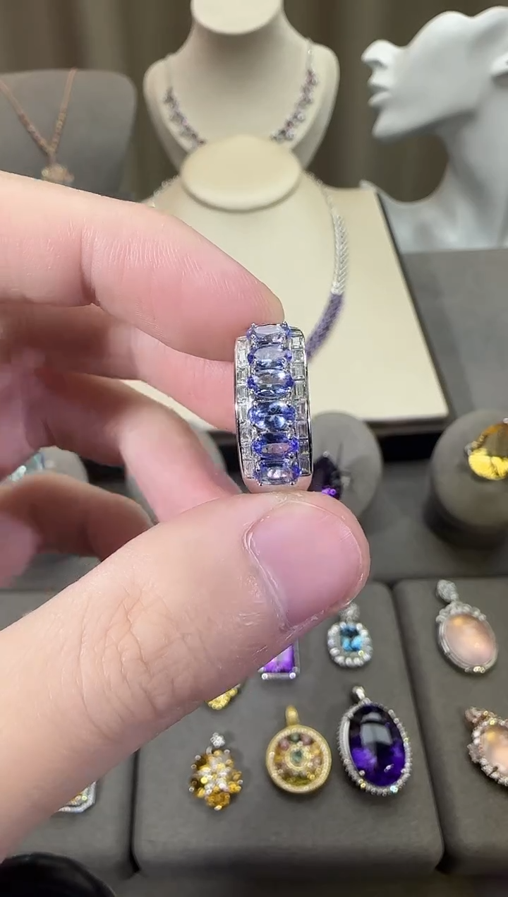 银S925镶嵌戒指坦桑石8mm排戒设计款