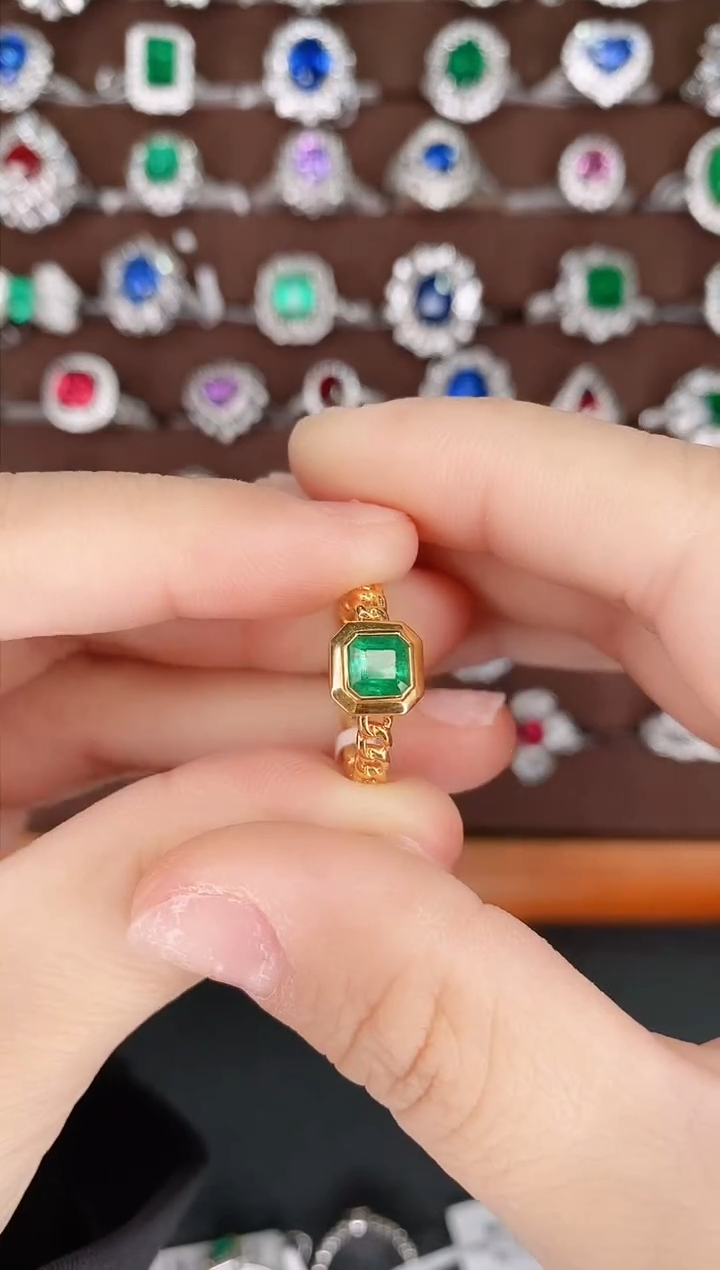 【闪购商品】祖母绿18K金戒指18K金镶嵌1