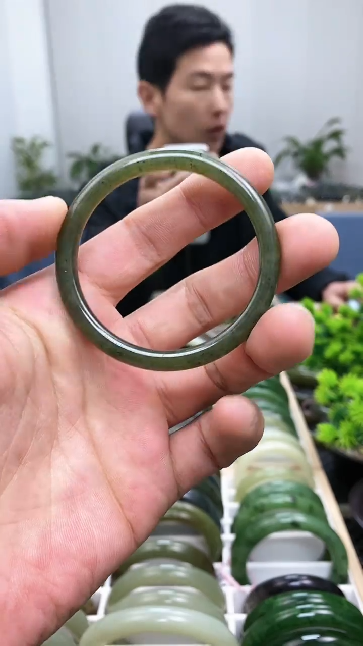 【闪购商品】和田玉手镯未镶嵌51.3