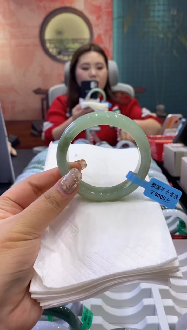 【闪购商品】翡翠手镯未镶嵌多人0062611