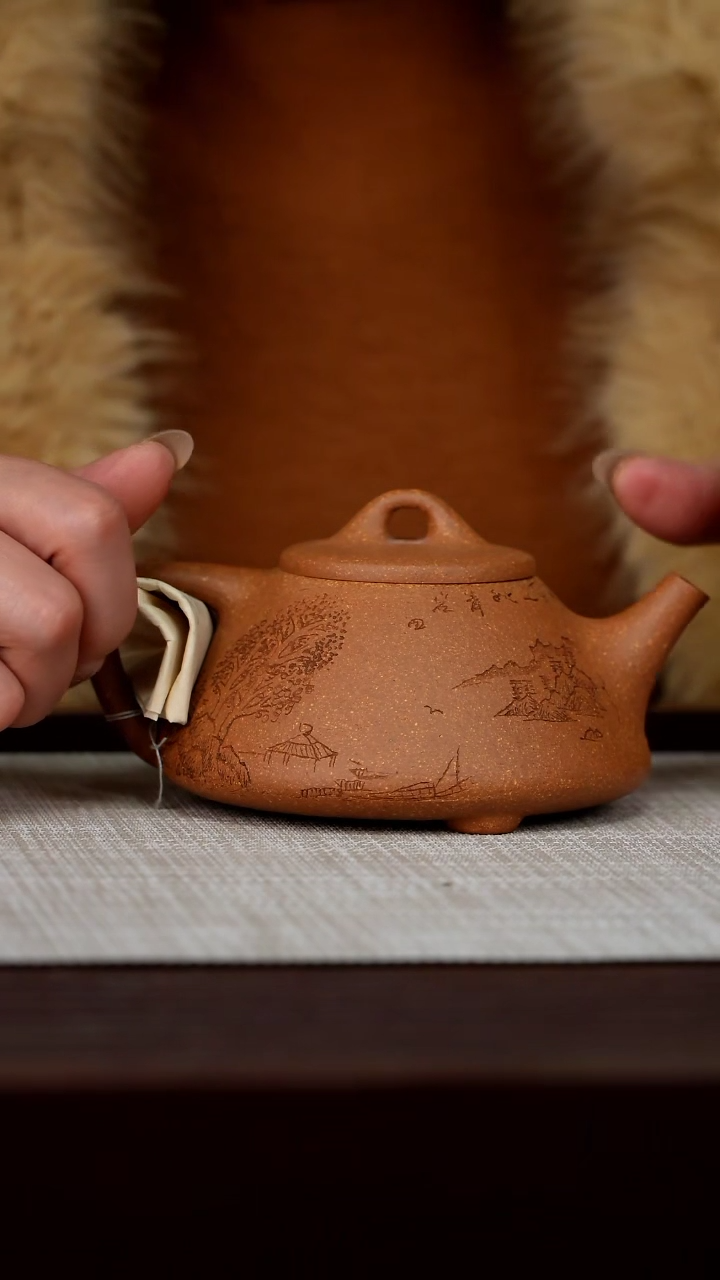 【闪购商品】中国宜兴原矿紫砂壶200c