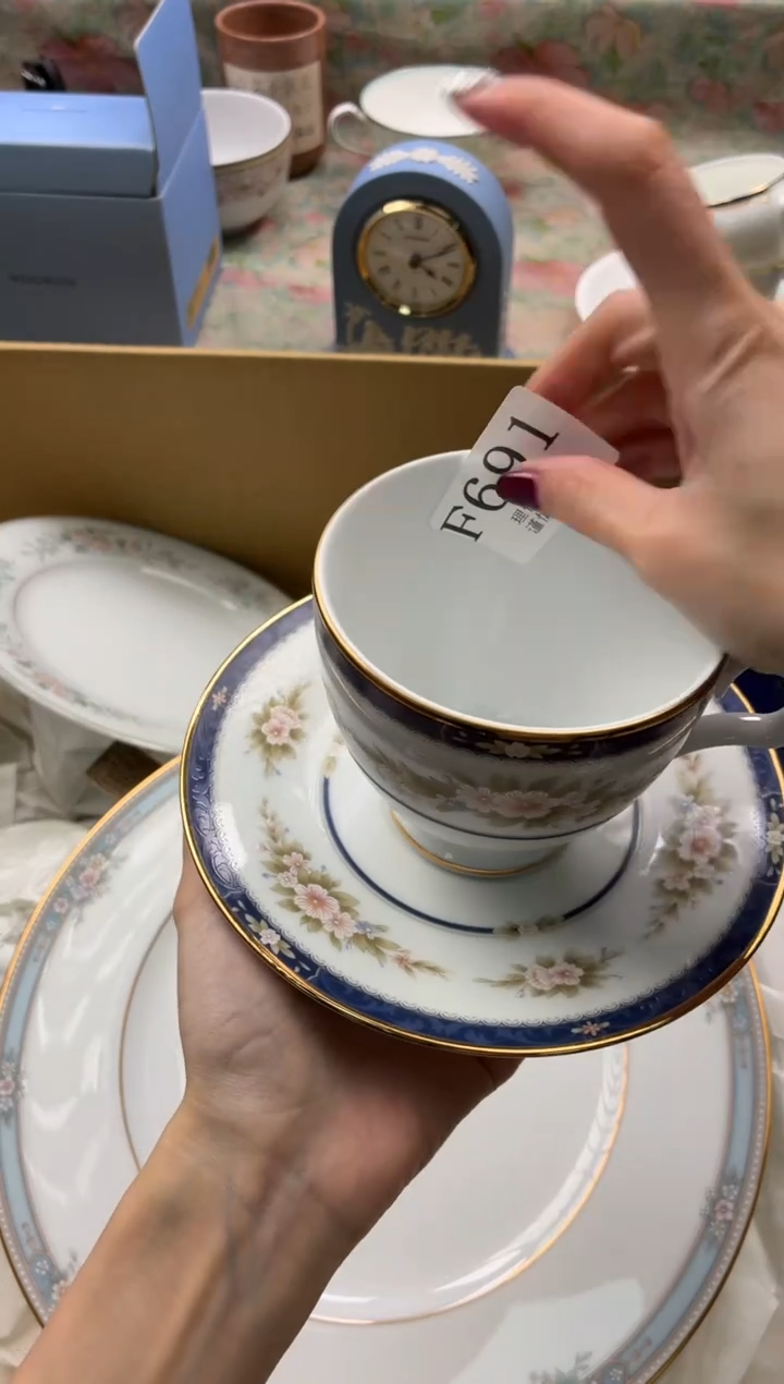 瓷片管*鸟       F691