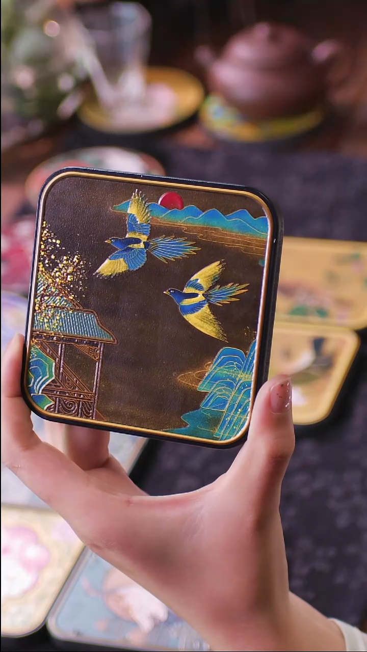 壹藏贰宝飞燕图案杯垫一片