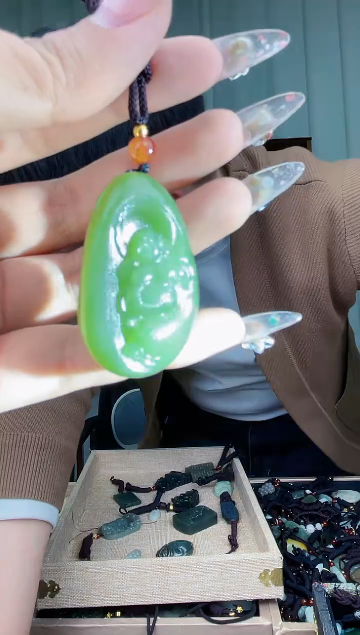 【闪购商品】和田玉挂件未镶嵌拍一发一，多样性发货！