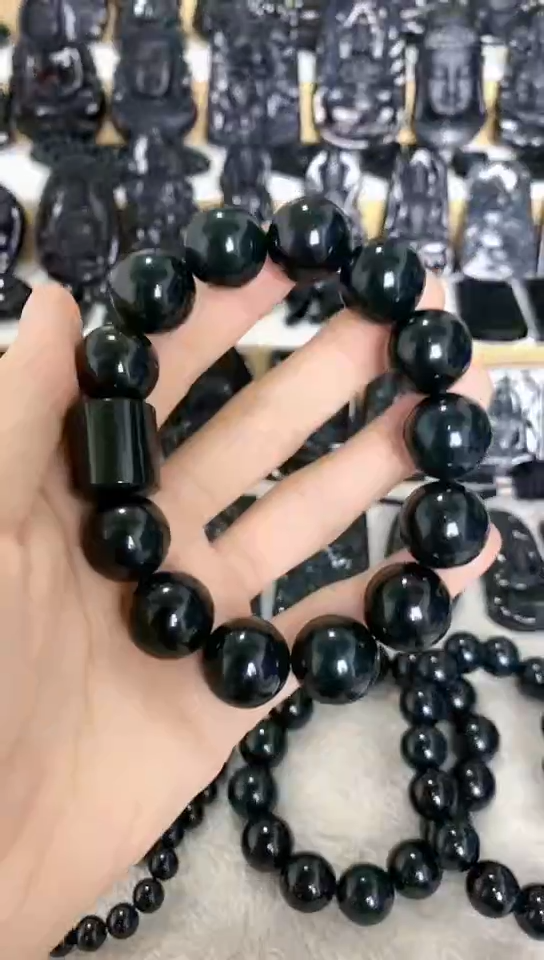 翡翠未镶嵌颈饰000000040