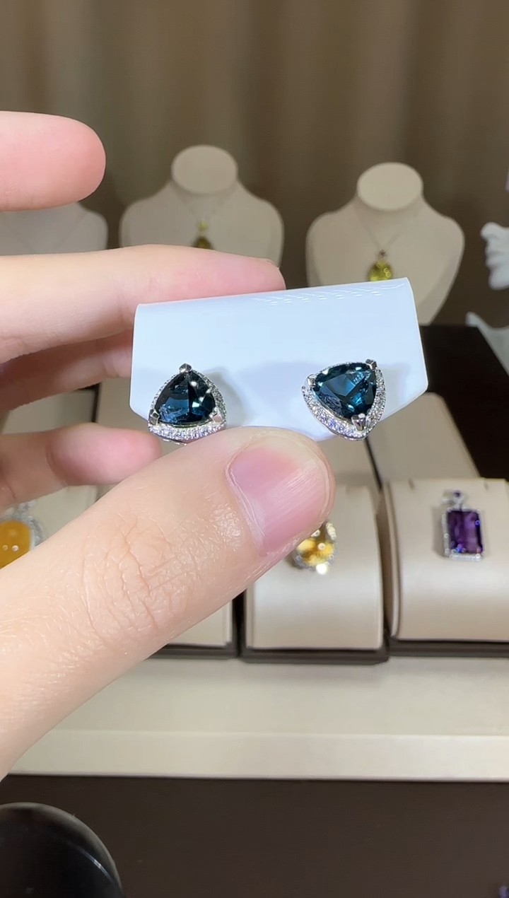 【闪购商品】托帕石耳饰银S925镶嵌10mm耳钉伦敦蓝