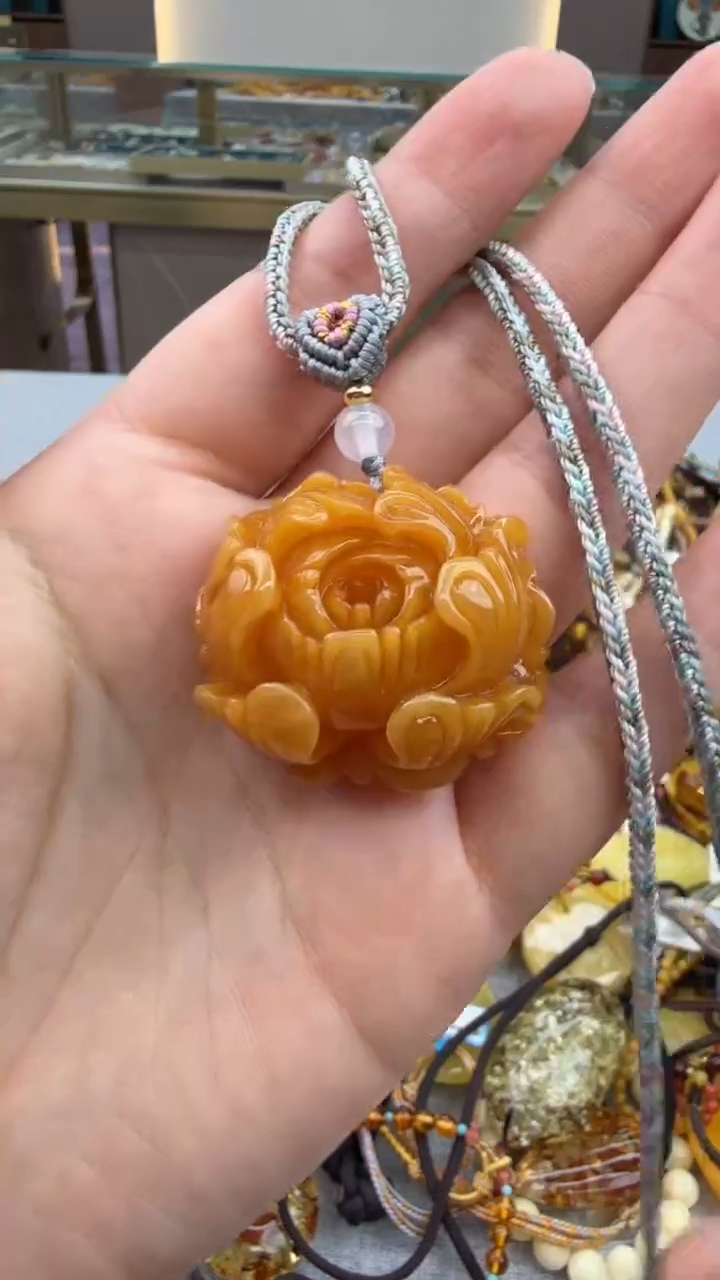 琥珀颈饰未镶嵌122秒拍号 假一罚三